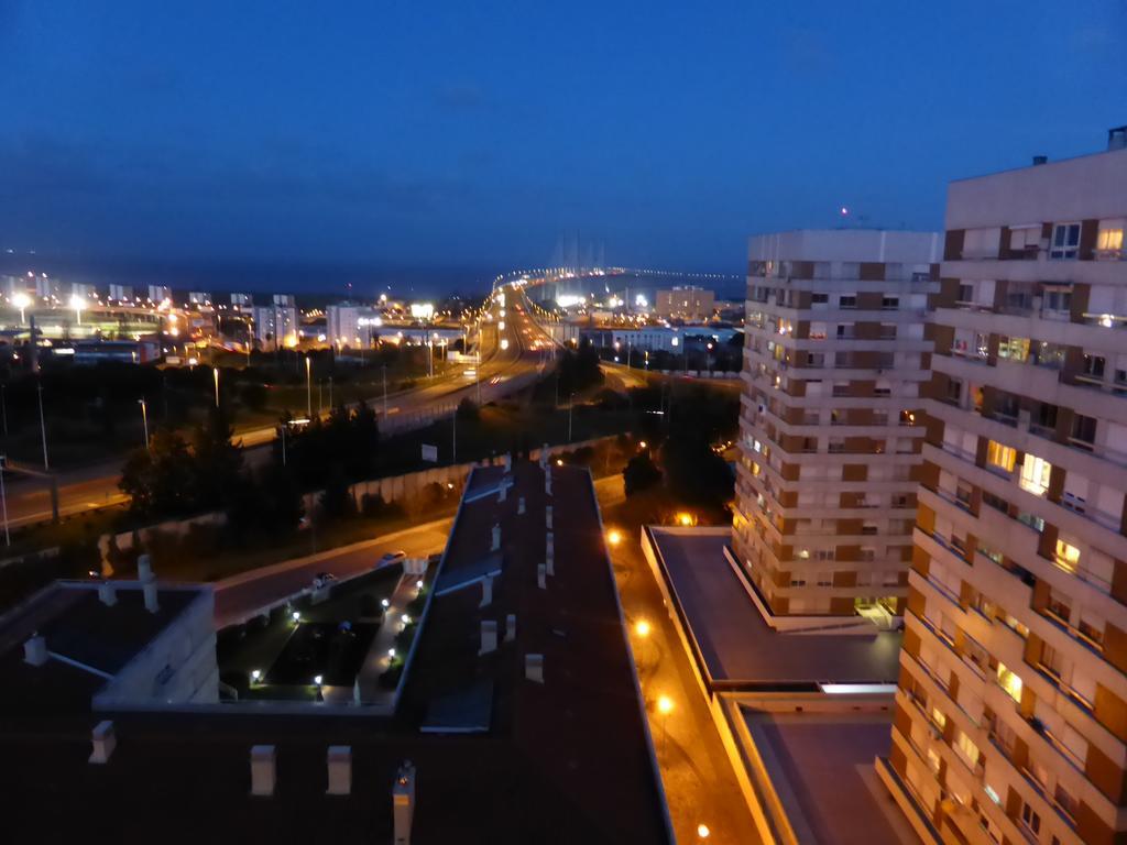 A View To The River Tejo - Sixtyfive Boutique Home Lisboa Exteriör bild