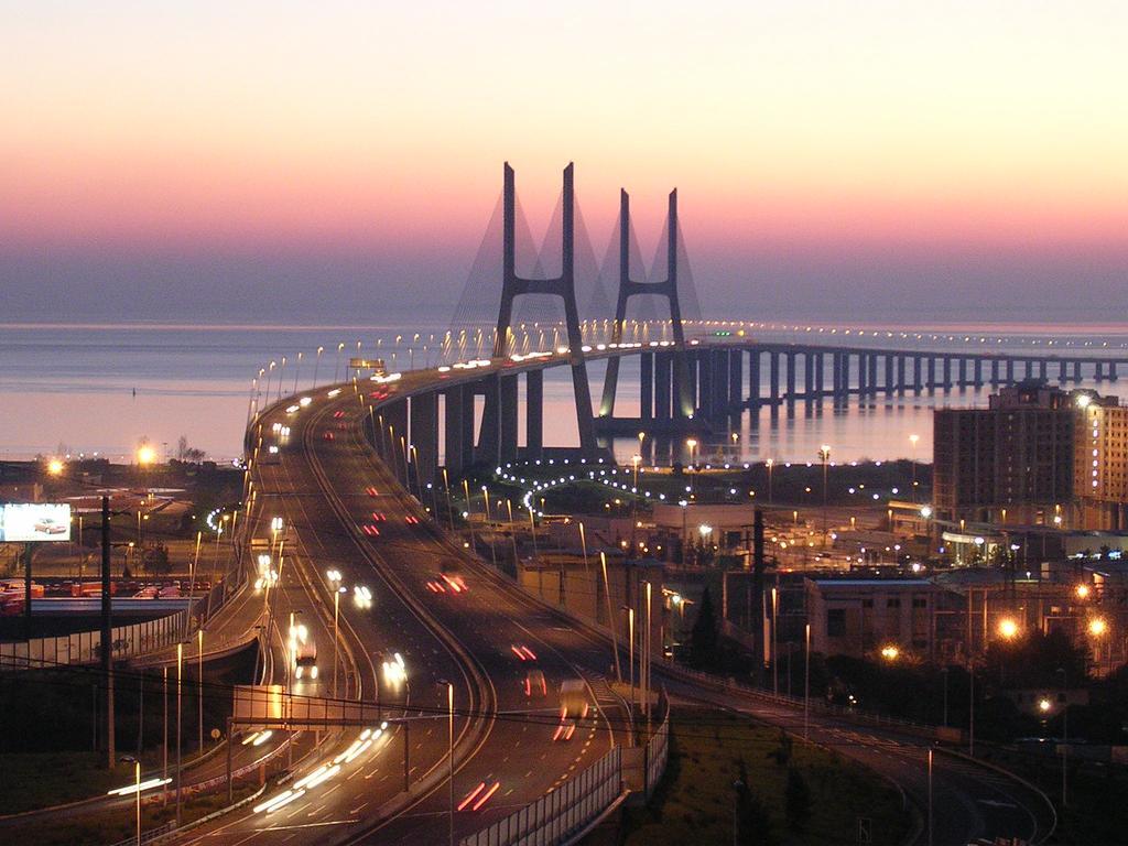 A View To The River Tejo - Sixtyfive Boutique Home Lisboa Exteriör bild