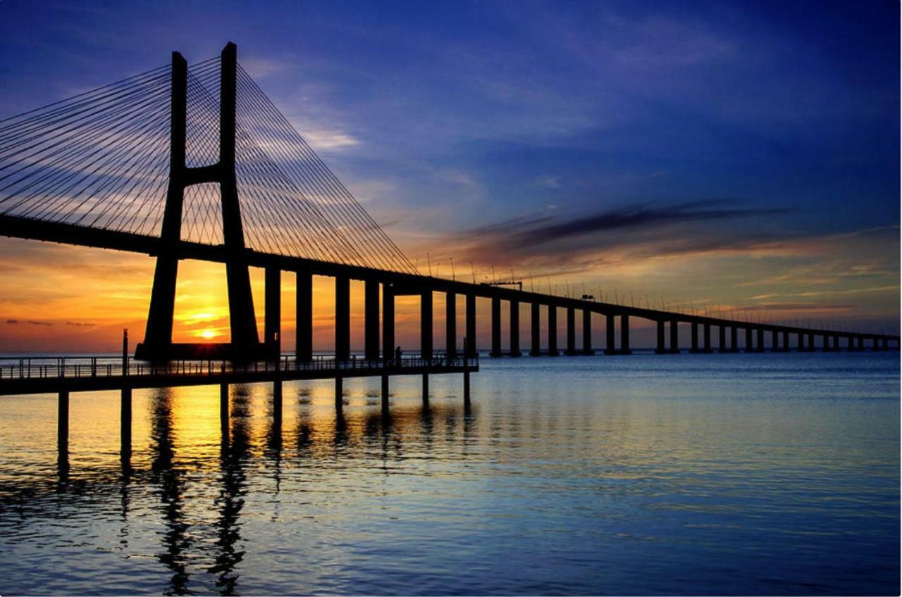A View To The River Tejo - Sixtyfive Boutique Home Lisboa Exteriör bild